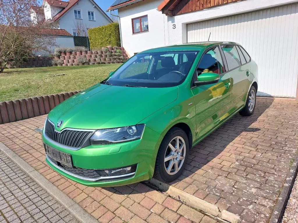 Main__Slider__Photo:Skoda Rapid 1.0 TSI 81kW CLEVER Spaceback CLEVER 08/2018-0
