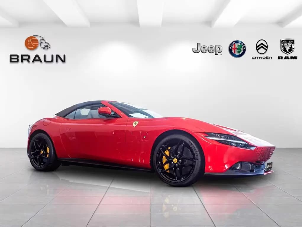 Main__Slider__Photo:Ferrari Roma Spider Rosso Corsa/Cuoio 06/2025-0