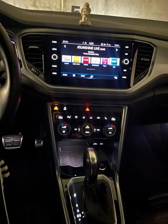 Main__Slider__Photo:Volkswagen T-Roc 1.5 TSI DSG ACTIVE ACTIVE 10/2021-0