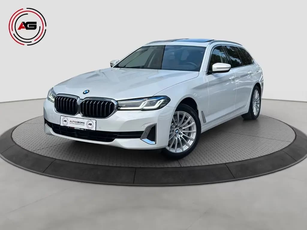 Main__Slider__Photo:BMW 5 Series xDrive LC.PRO LASER ACC PANO HUD STANDHEI 02/2022-0