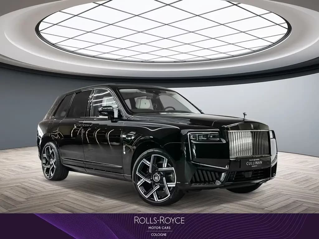 Main__Slider__Photo:Rolls-Royce Cullinan Black Badge Series II null-0