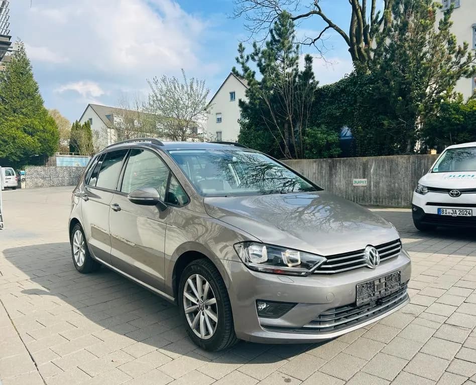 Main__Slider__Photo:Volkswagen Golf Sportsvan VII Allstar BMT *AHK, Zahnr.NEU* 04/2016-0