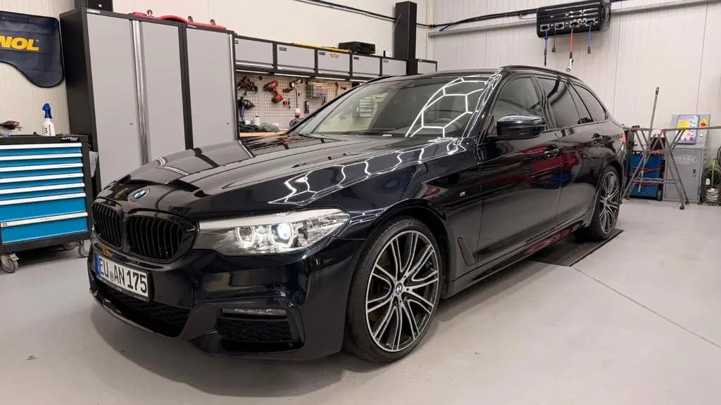 Main__Slider__Photo:BMW 5 Series 530i xDrive Touring A -M Packet 12/2019-0