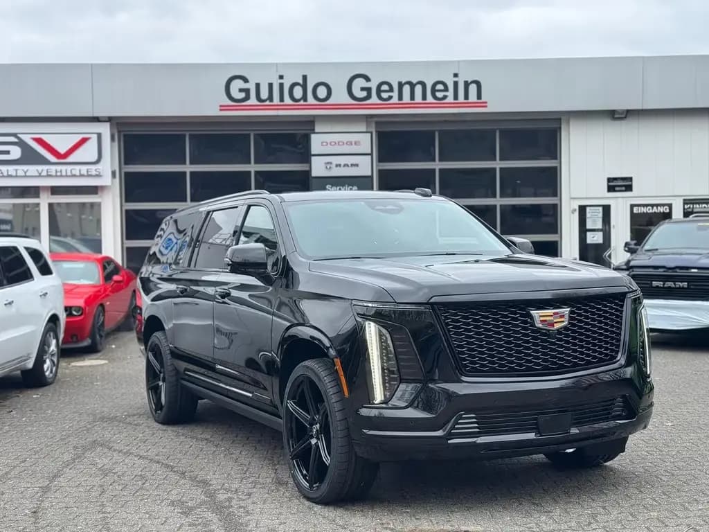 Main__Slider__Photo:Cadillac Escalade ESV 6.2 V8 Platinum Sport 2026 ABV +24" null-0