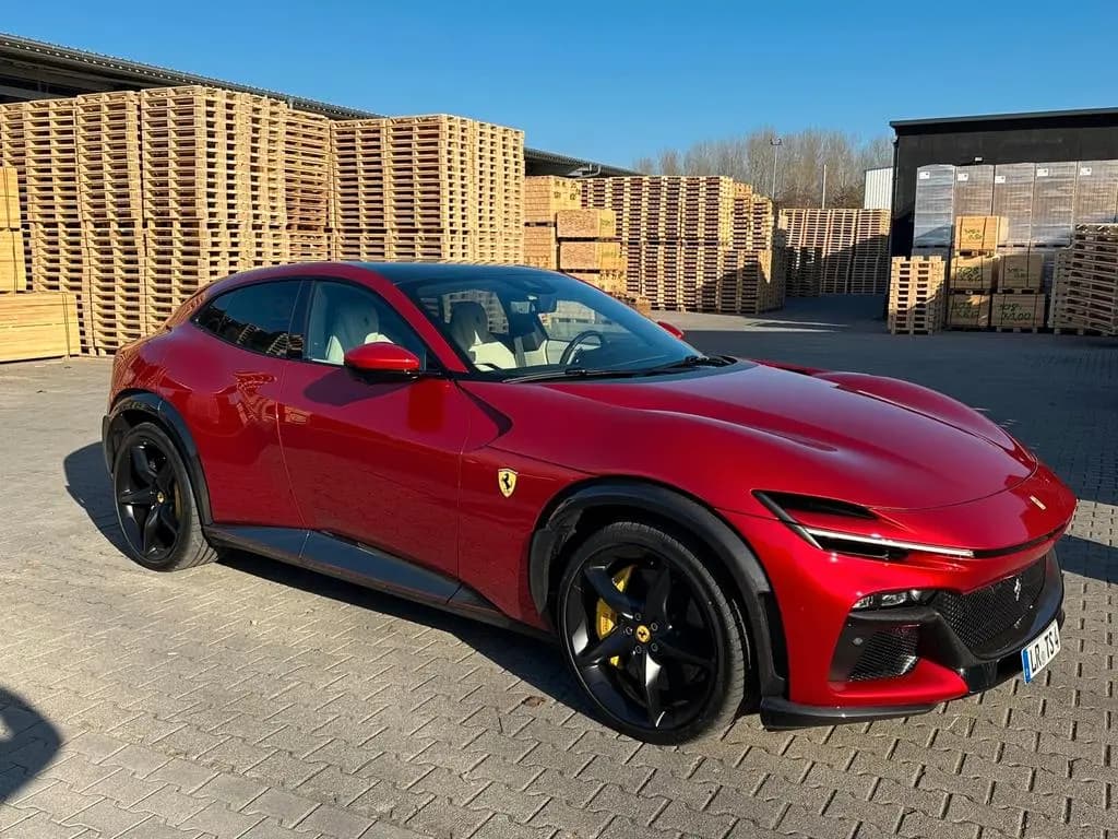 Main__Slider__Photo:Ferrari Purosangue 10/2025-0