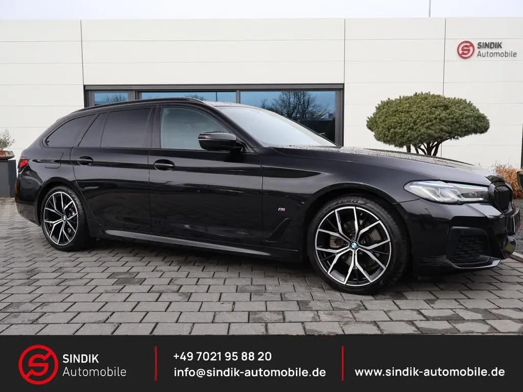 Main__Slider__Photo:BMW 5 Series 520 d xDrive M Sport-Pano-HeadUp-AHK-Kamera 06/2021-0