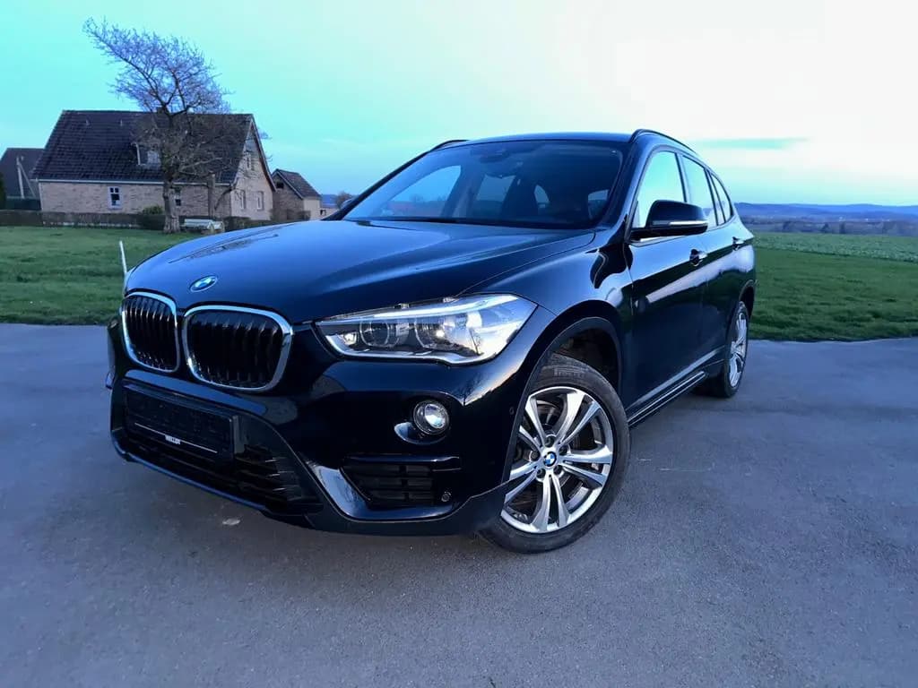 Main__Slider__Photo:BMW X1 xDrive20d Sport Line HUD LED AHK Automatik 05/2018-0