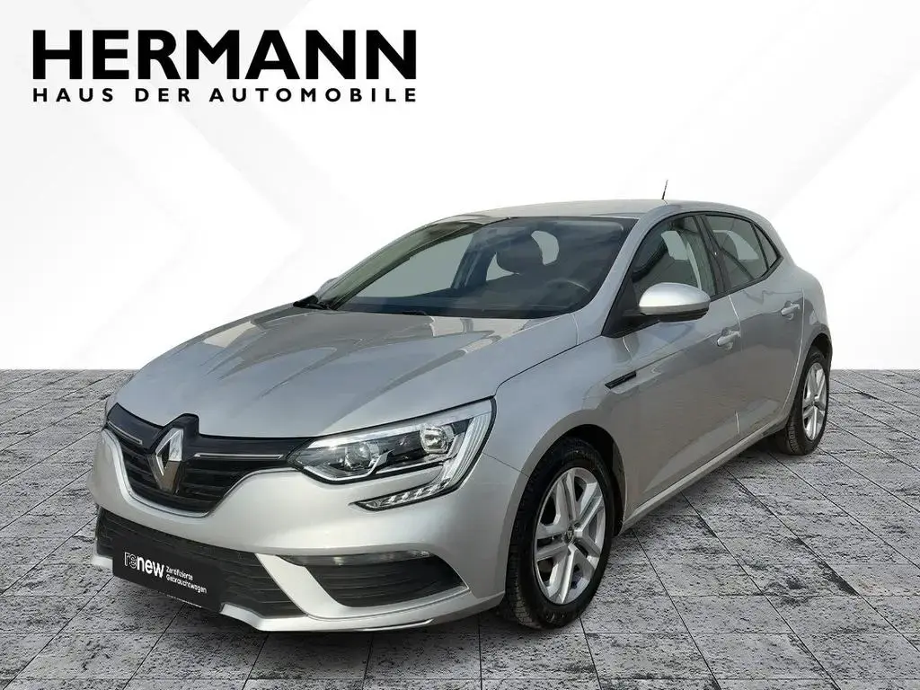 Main__Slider__Photo:Renault Megane IV 1.2 TCe 100 Energy Life LED 08/2019-1