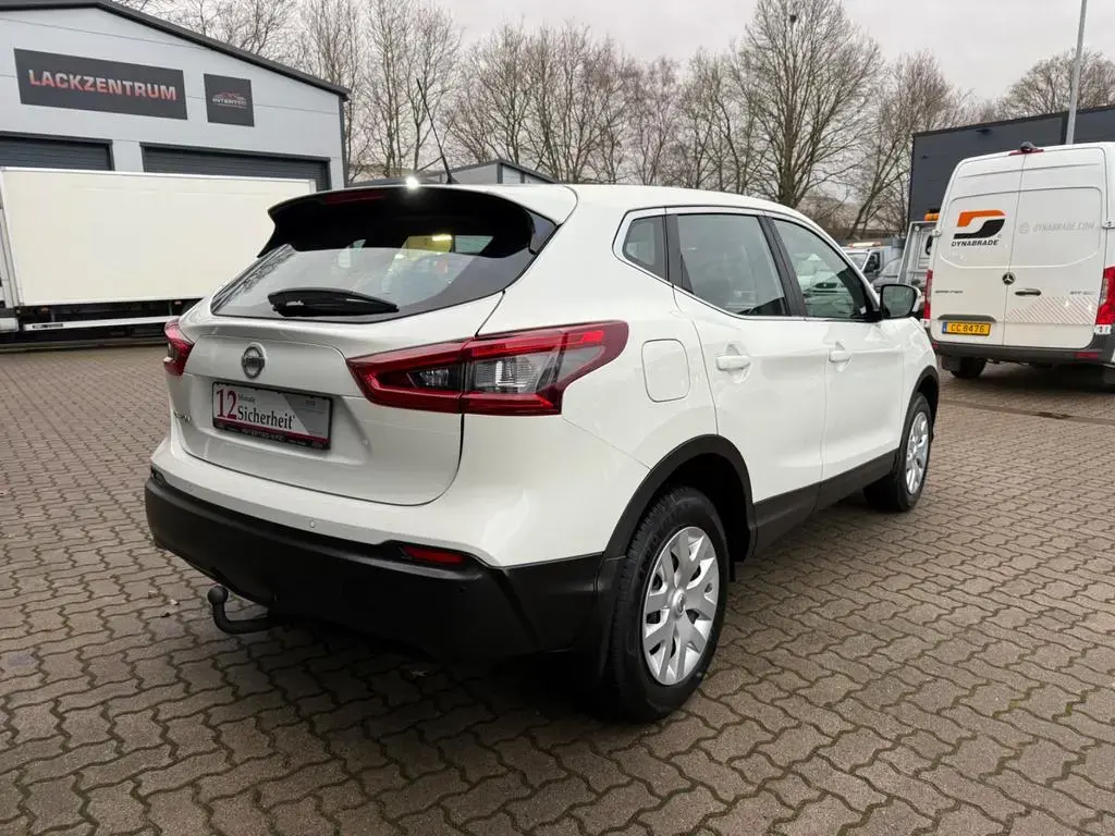 Main__Slider__Photo:Nissan Qashqai Visia*SHZ*PDC*FSP*AHK*TEMPOMAT*TÜV NEU* 07/2019-1