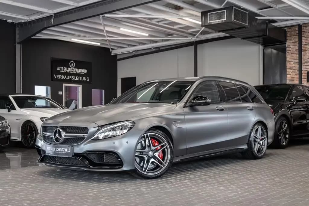 Main__Slider__Photo:Mercedes-Benz C-Class AMG |AMG PERF. AGA|NIGHT-PAKET|MATT-LACK 05/2017-0