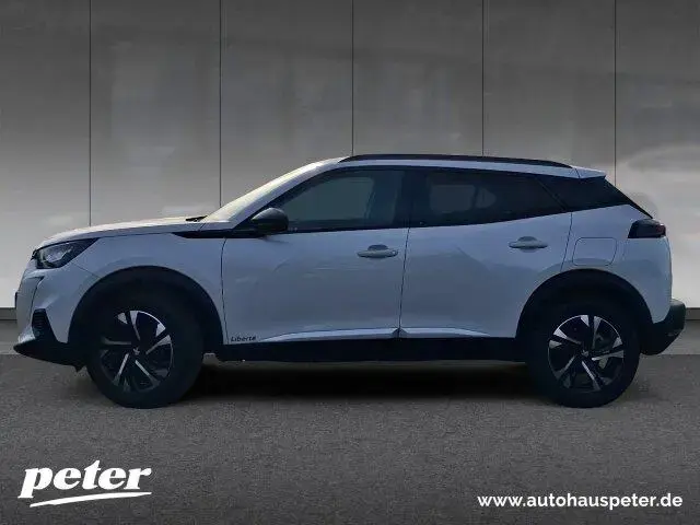 Main__Slider__Photo:Peugeot 2008 Allure Pack 130 Navi+LED+SH+Kamera+WR 07/2023-1