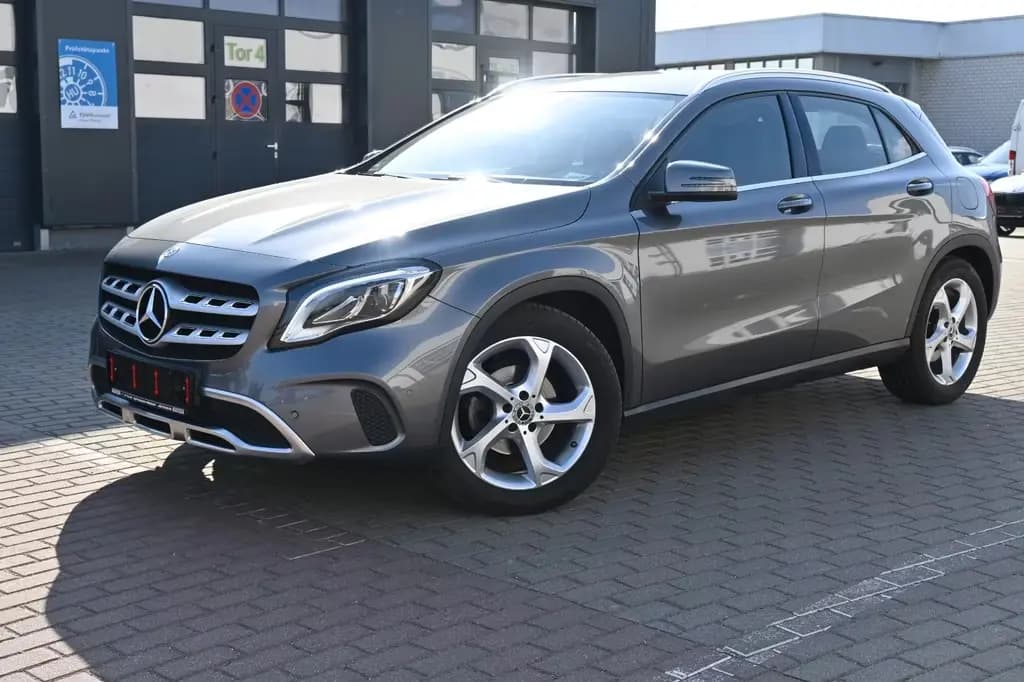 Main__Slider__Photo:Mercedes-Benz GLA 180 Schalter Urban*Navi*RFK*AHK 09/2019-0