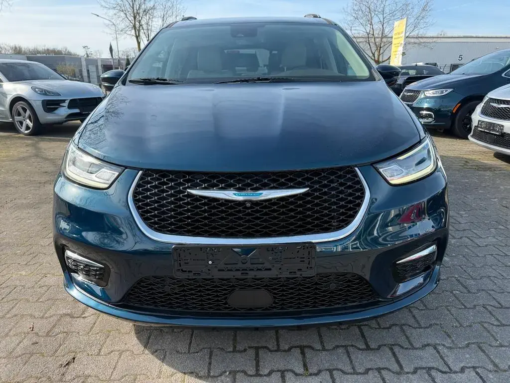Main__Slider__Photo:Chrysler Pacifica ,Full led,ACC 12/2021-1
