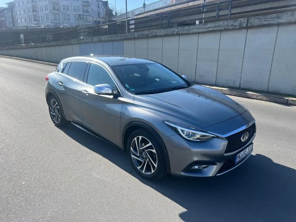 Main__Slider__Photo:Infiniti Q30 1.5d FWD City Black Edition 06/2016-0