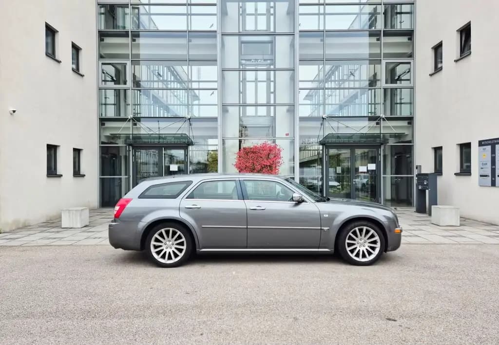 Main__Slider__Photo:Chrysler 300C Touring 5.7 V8 HEMI Automatik 07/2008-0