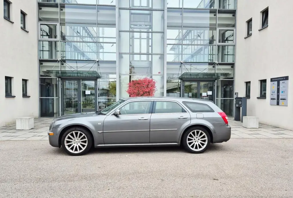 Main__Slider__Photo:Chrysler 300C Touring 5.7 V8 HEMI Automatik 07/2008-1