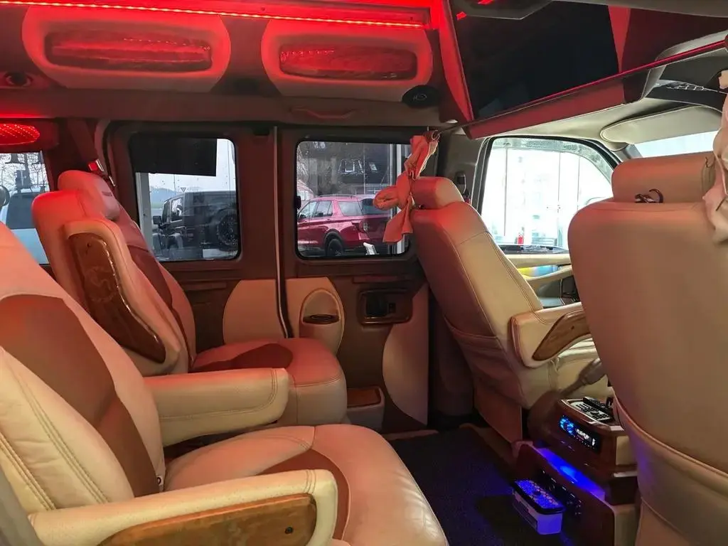Main__Slider__Photo:GMC Savana 5,3l V8, Solar- Standheizung, 02/2015-1