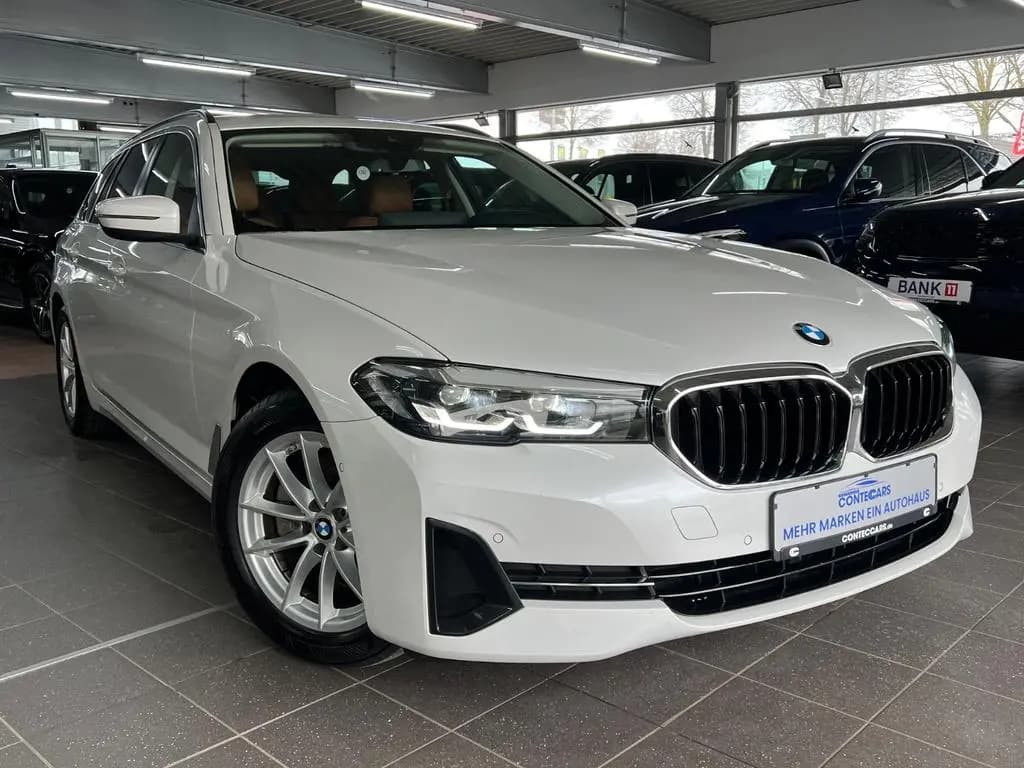 Main__Slider__Photo:BMW 5 Series 520d Touring xDrive 4Z+ASSIST+Park+Standheizung 09/2023-0