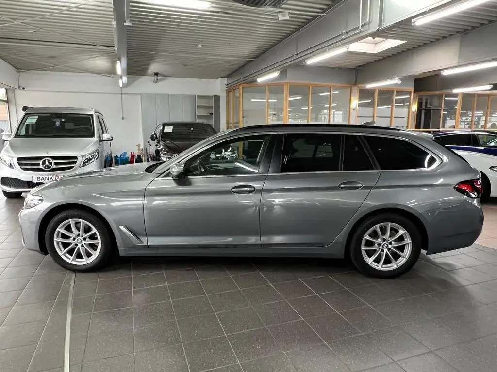 Main__Slider__Photo:BMW 5 Series 520d Touring xD AHK+SH+Park+Driving Assist+KAM. 03/2023-1
