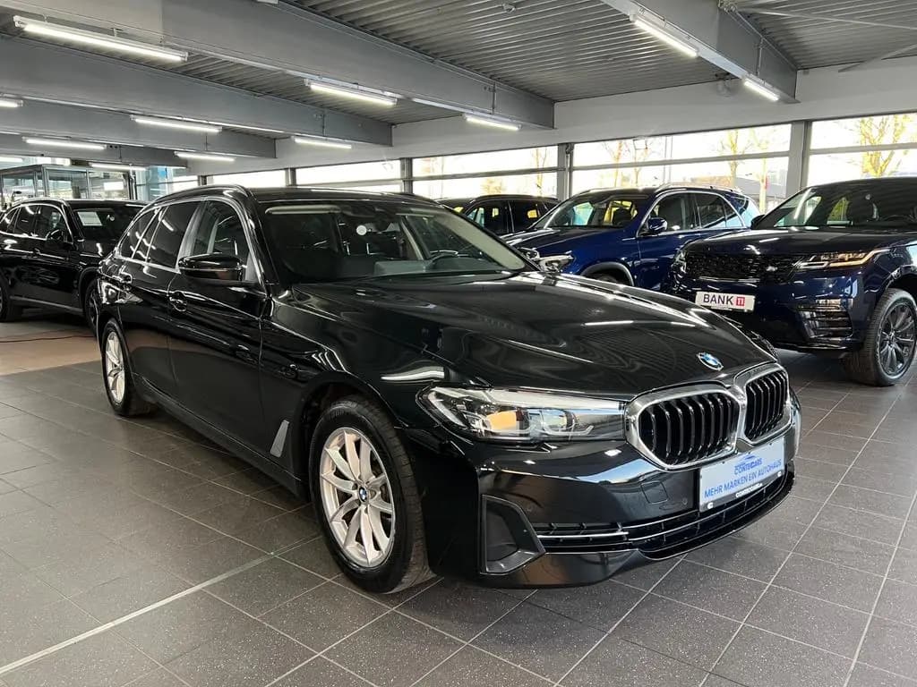 Main__Slider__Photo:BMW 5 Series 520d xDrive Touring AHK+Business+DA+Park+Induk. 09/2023-0
