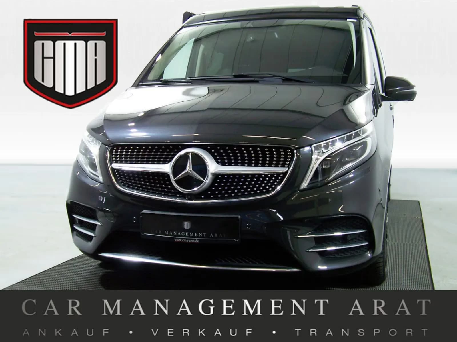 Main__Slider__Photo:Mercedes-Benz V-Class 300 08/2021-0