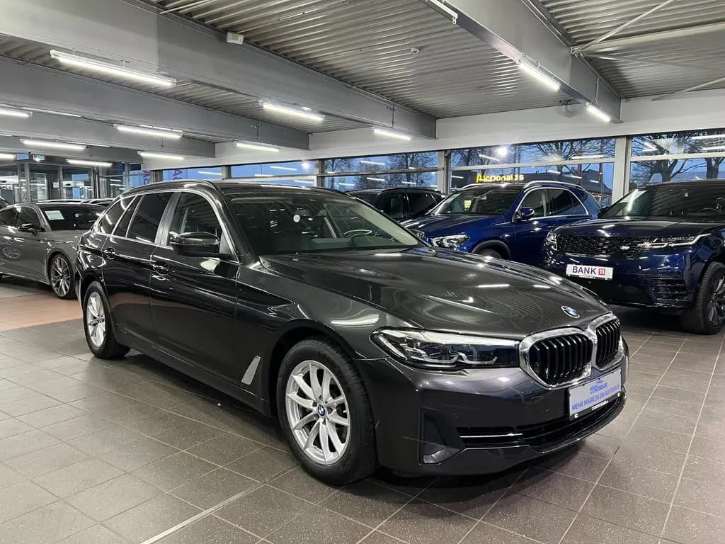 Main__Slider__Photo:BMW 5 Series 520d Touring Harman-Kardon+Park Assist+Klima4Z 05/2023-0