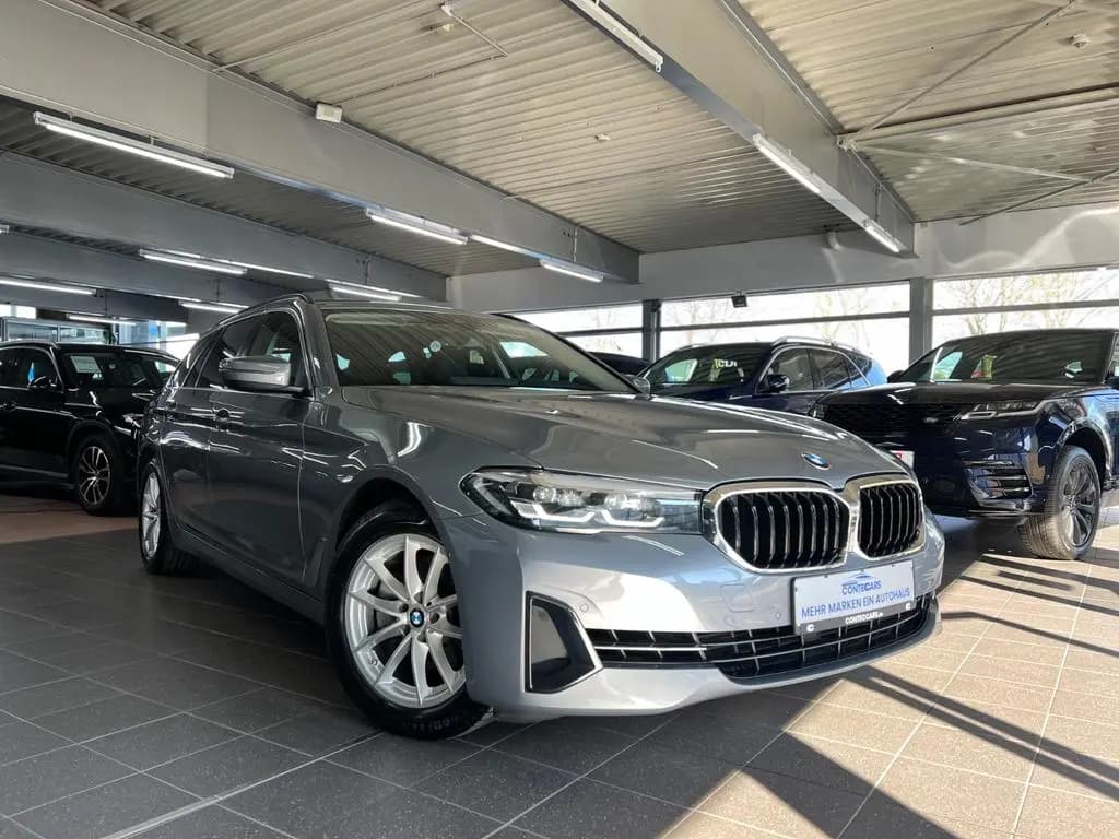 Main__Slider__Photo:BMW 5 Series 520d xDrive Touring AHK+STANDHEIZUNG+PARK PAKET 11/2023-0
