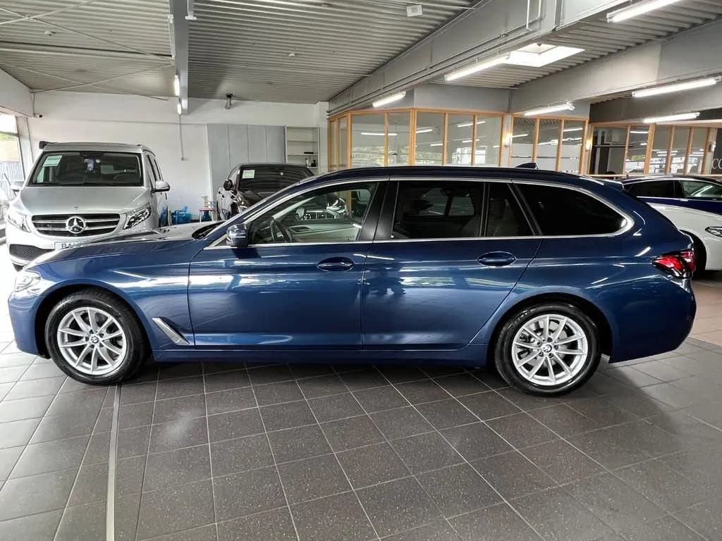 Main__Slider__Photo:BMW 5 Series 520d Touring AHK+DAP+HuD+Park Assist+Dakota+HaKa 01/2023-0