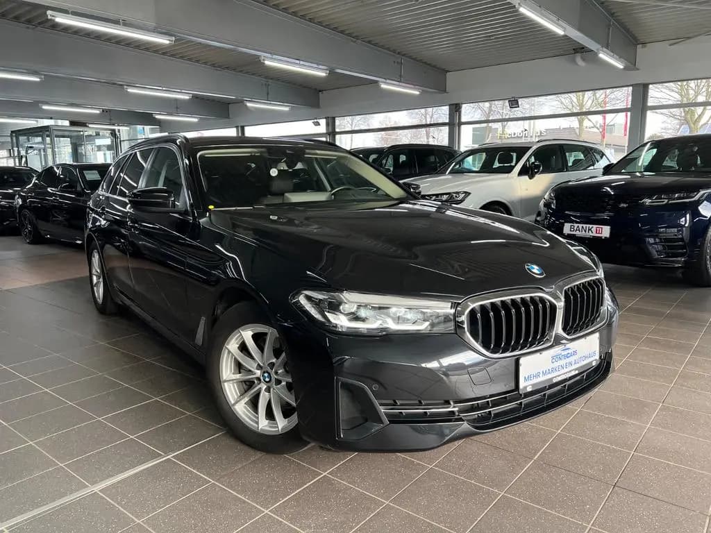 Main__Slider__Photo:BMW 5 Series 520d Touring Business+Parkassistent+HuD+HaKa 05/2023-0