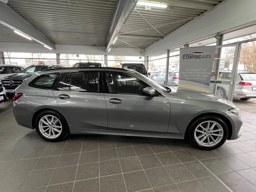 Main__Slider__Photo:BMW 320 d xDrive Touring Driving Assistant+FACELIFT 08/2022-0