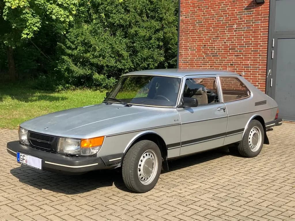 Main__Slider__Photo:Saab 900 11/1985-0