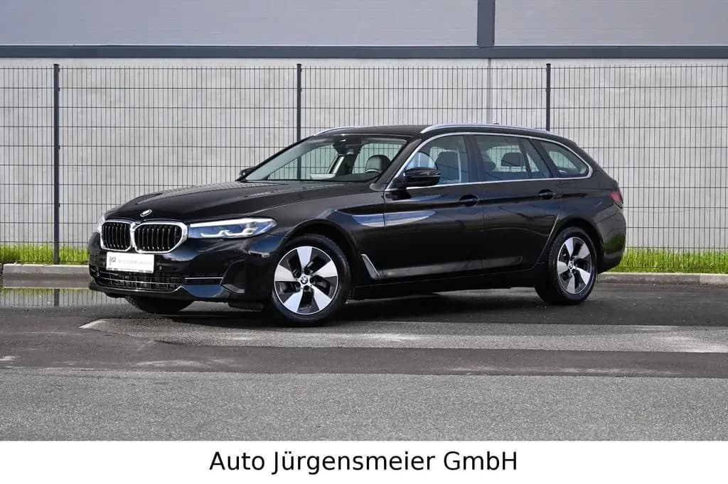 Main__Slider__Photo:BMW 5 Series 520d Touring/LED/Virtual/Leder/Kamera/Totwinkel 07/2022-0
