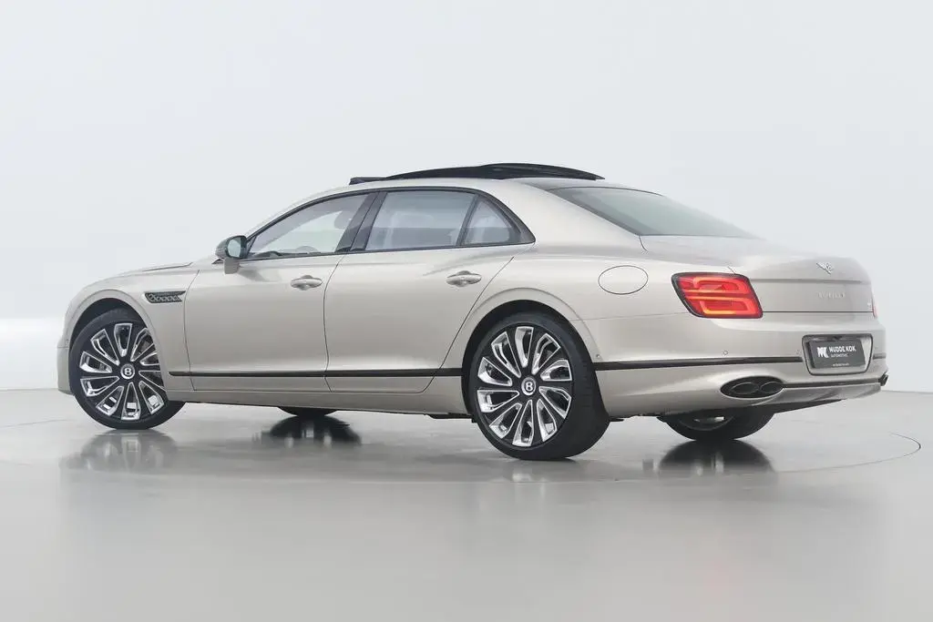 Main__Slider__Photo:Bentley Flying Spur 2.9 V6 Hybrid Mulliner | Naim Audio 06/2024-1