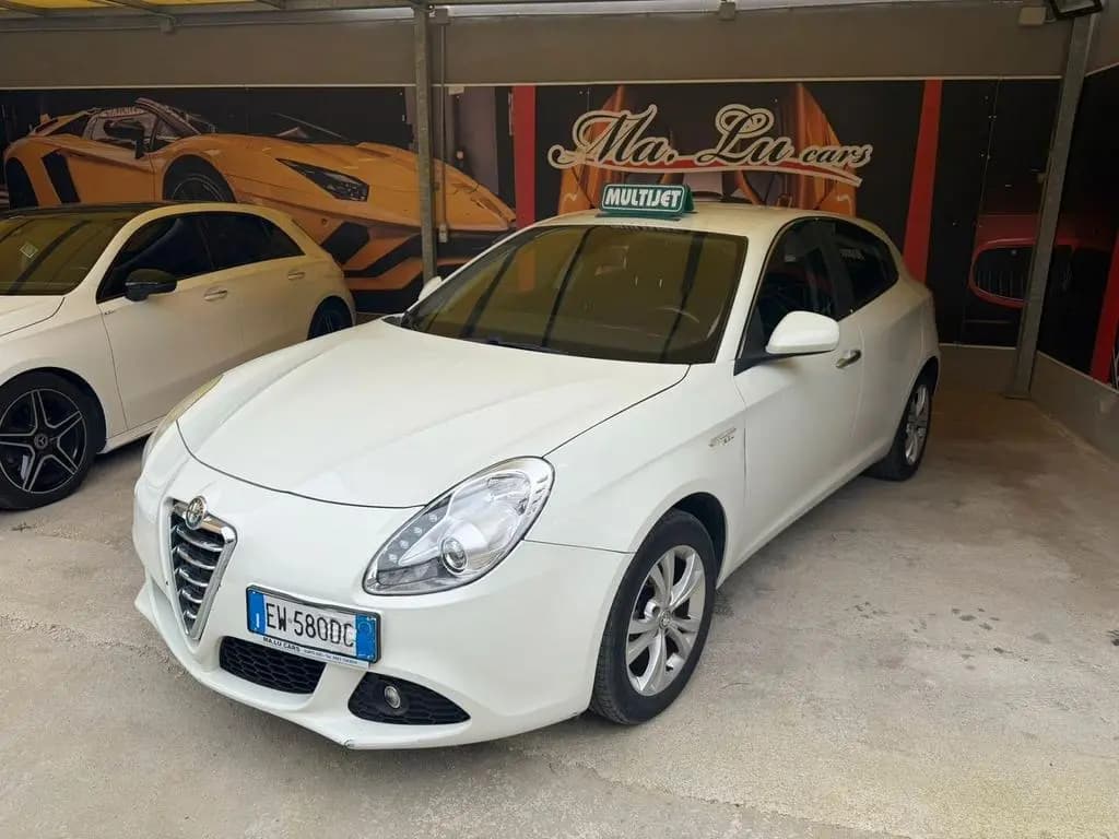 Main__Slider__Photo:Alfa Romeo Giulietta 1.6 diesel CON garanzia-201 01/2013-0