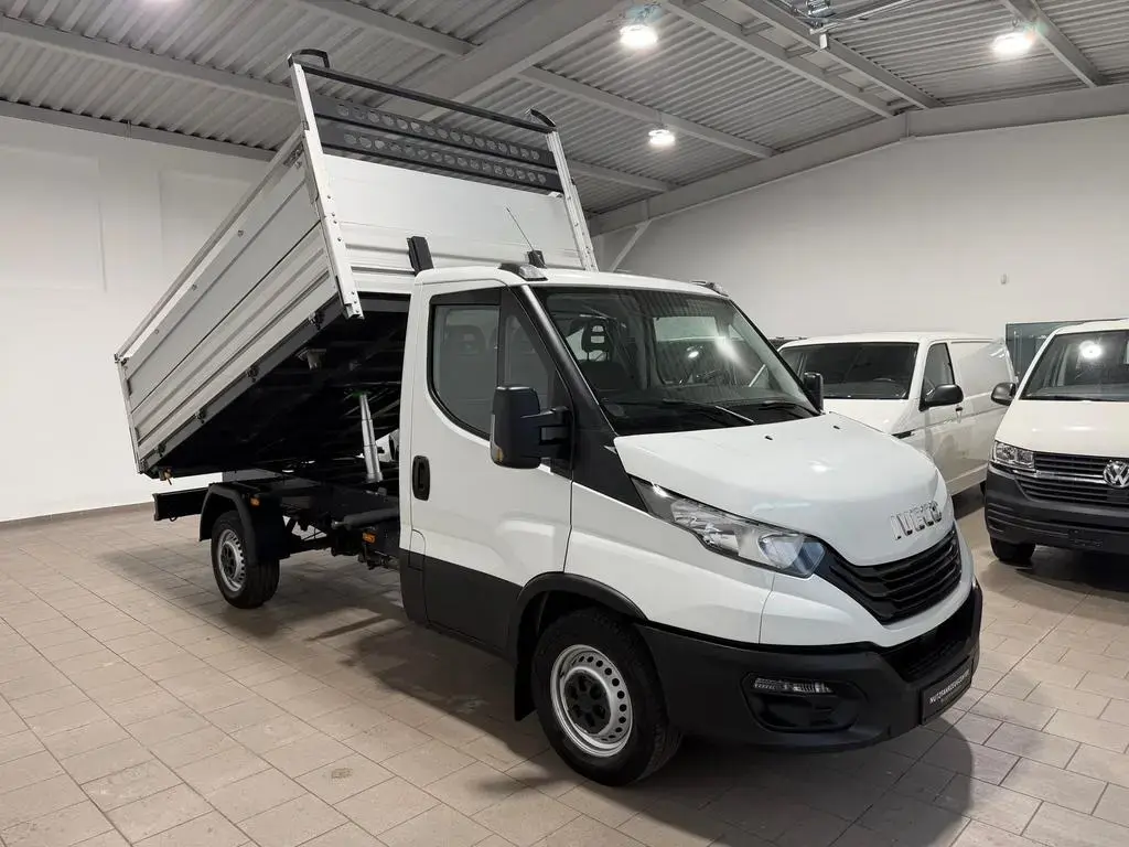 Main__Slider__Photo:Iveco Daily 35S16,3-Seiten-Kipper,Henschel,AHK(3.5t) 04/2022-1