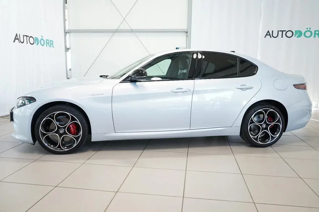 Main__Slider__Photo:Alfa Romeo Giulia Veloce Q4 ACC+Kamera+Lenkradhz+Memory+SHZ 01/2025-0