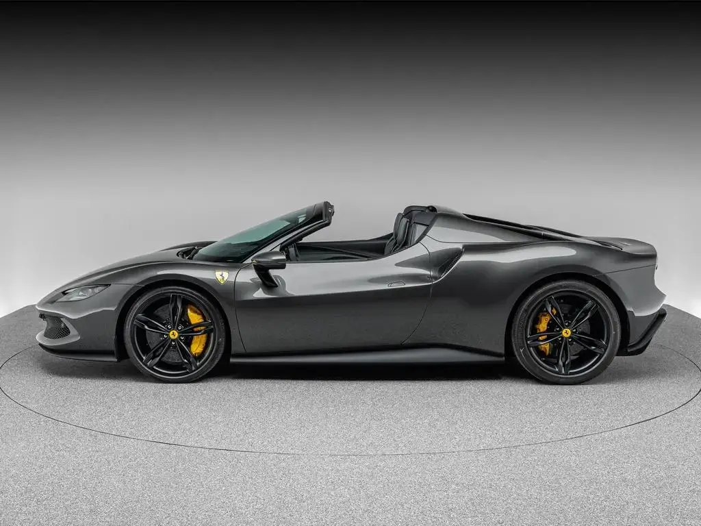 Main__Slider__Photo:Ferrari 296 GTS 04/2025-1