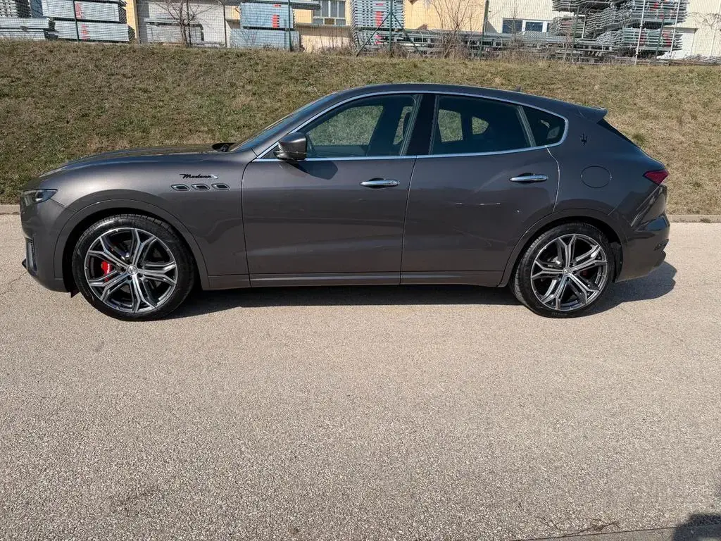 Main__Slider__Photo:Maserati Levante 3.0 V6 430HP Modena S Auto 4WD 06/2022-1
