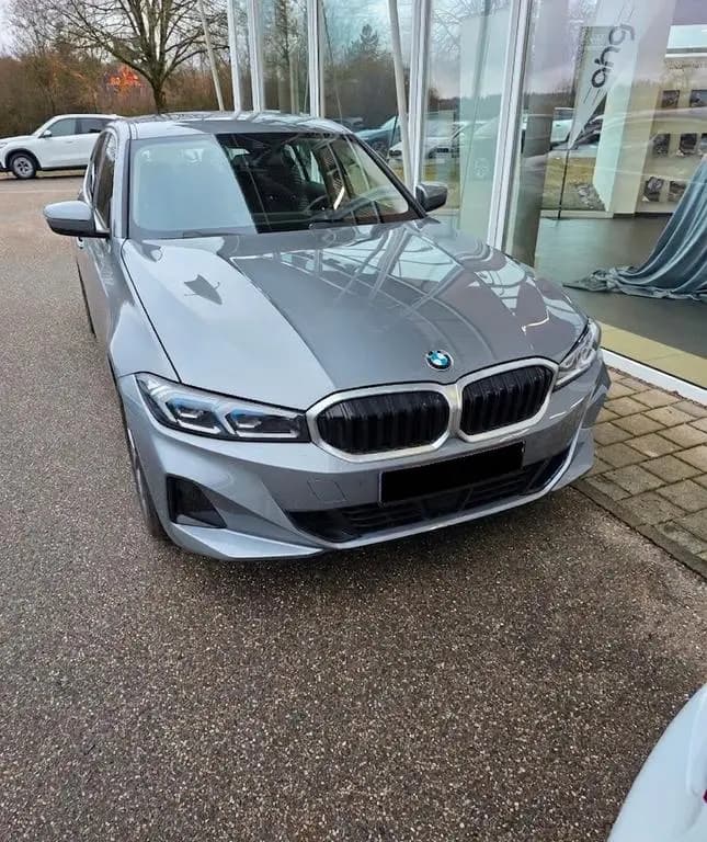 Main__Slider__Photo:BMW 3 Series 330d xDrive Automatik -LCI 09/2022-0