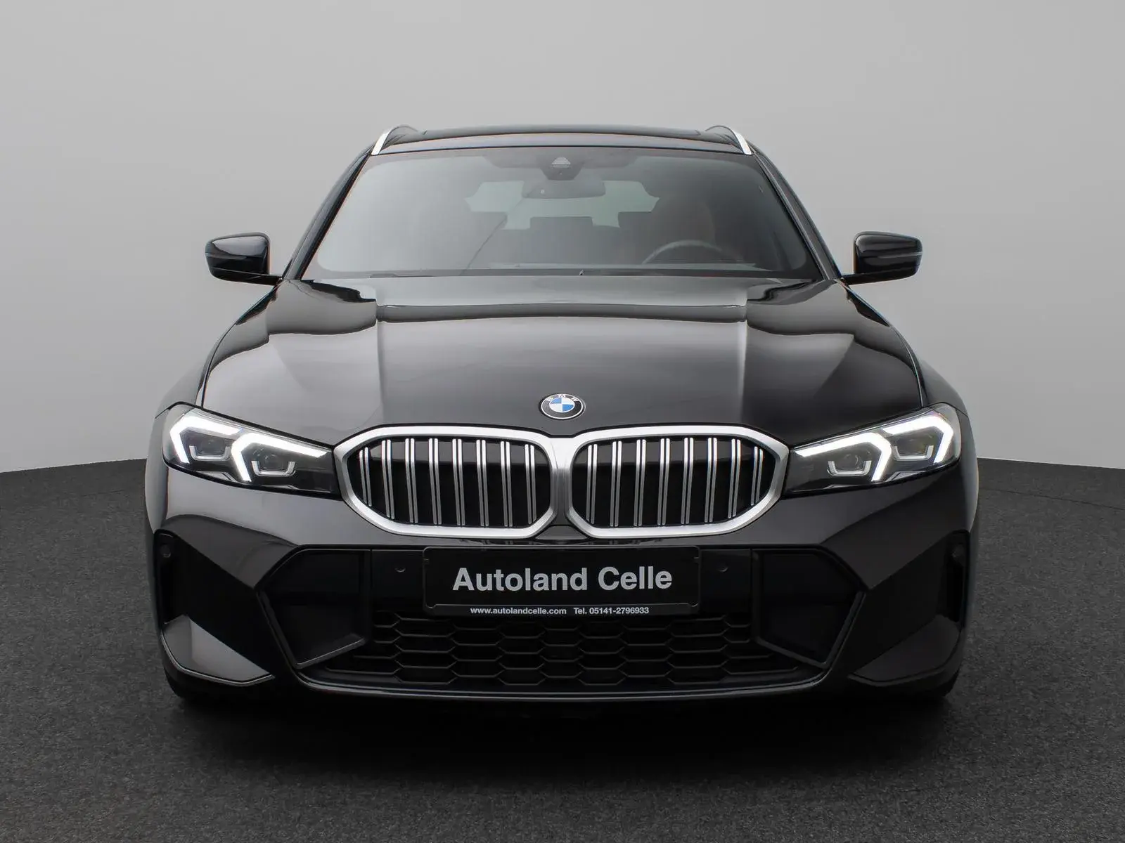Main__Slider__Photo:BMW 3 Series 01/2023-1