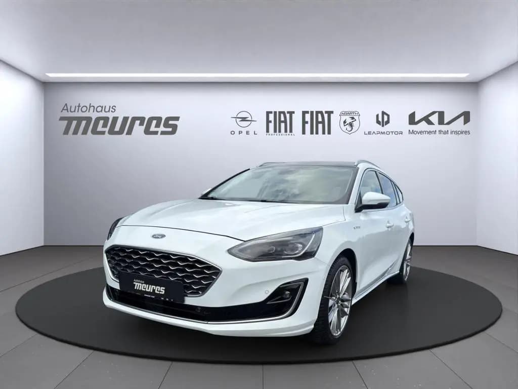Main__Slider__Photo:Ford Focus Turnier Vignale El. Heckklappe El. Panodac 08/2020-0