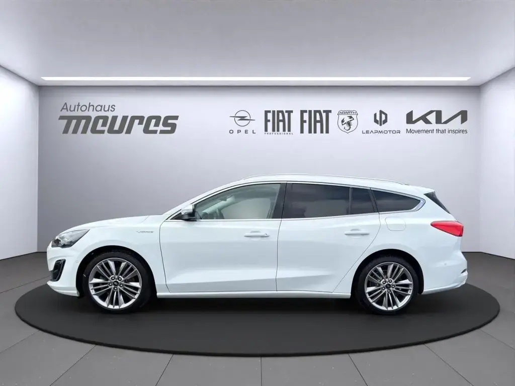 Main__Slider__Photo:Ford Focus Turnier Vignale El. Heckklappe El. Panodac 08/2020-1