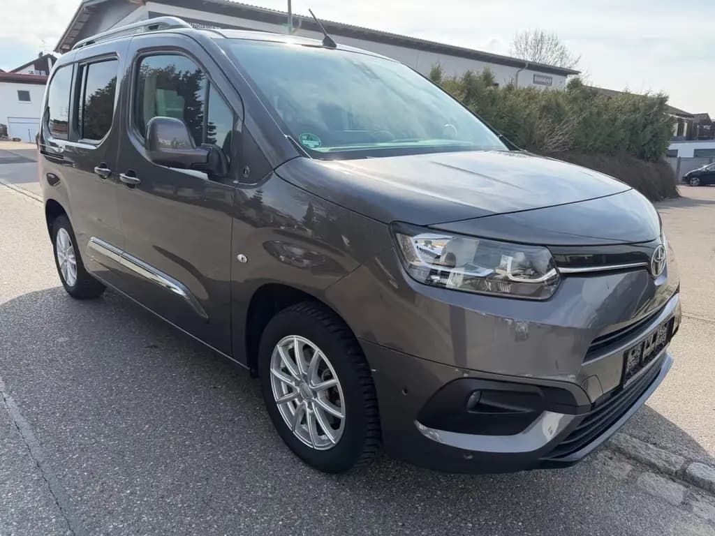 Main__Slider__Photo:Toyota Proace (Verso) Proace City Verso L1 Team Deutschland 09/2021-0
