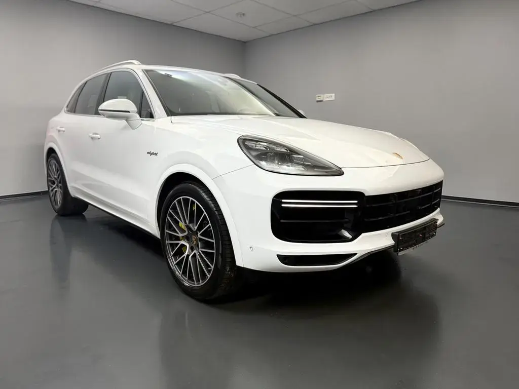 Main__Slider__Photo:Porsche Cayenne Turbo S E-Hybrid*INNO*NACHTSICHT*SITZKLI 10/2022-1