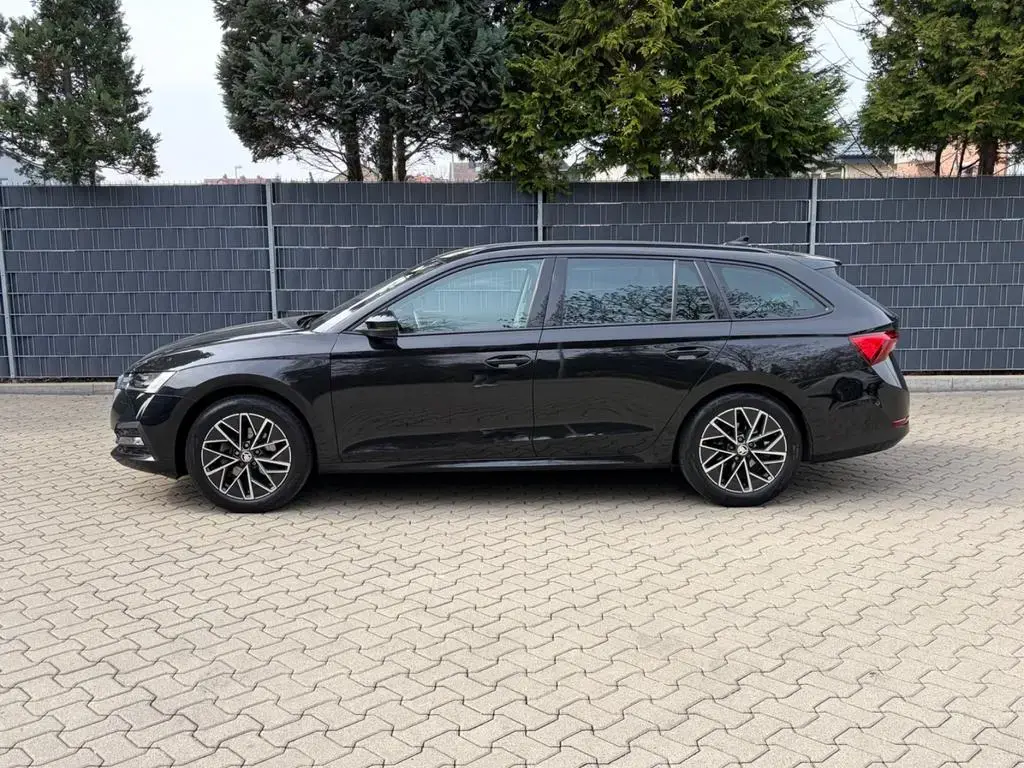 Main__Slider__Photo:Skoda Octavia Combi Tour TSI DSG LED NAVI ACC 06/2022-1