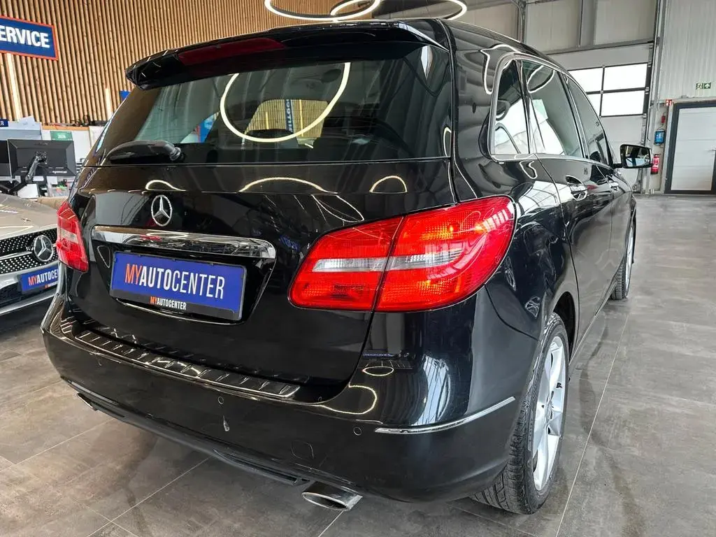 Main__Slider__Photo:Mercedes-Benz B 200 CDI *Kamera*Park Assistent* 02/2013-1