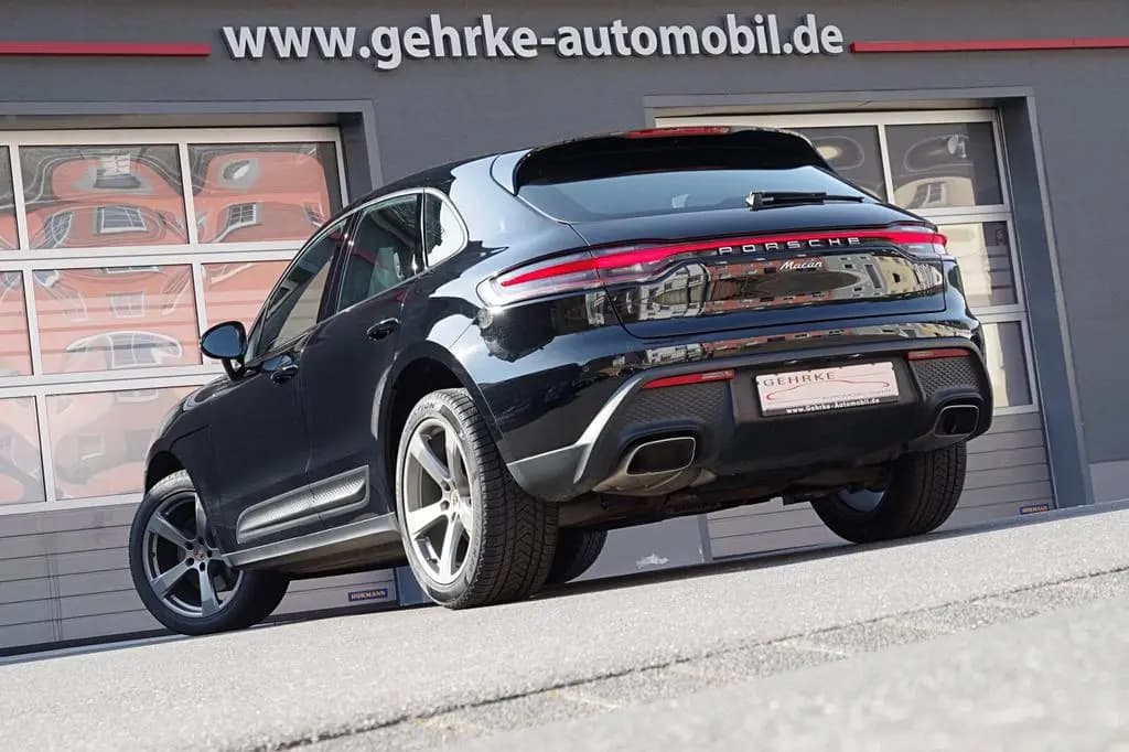 Main__Slider__Photo:Porsche Macan 06/2022-0