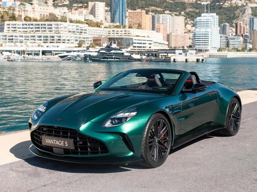 Main__Slider__Photo:Aston Martin V8 Vantage 4.0 V8 Roadster null-0
