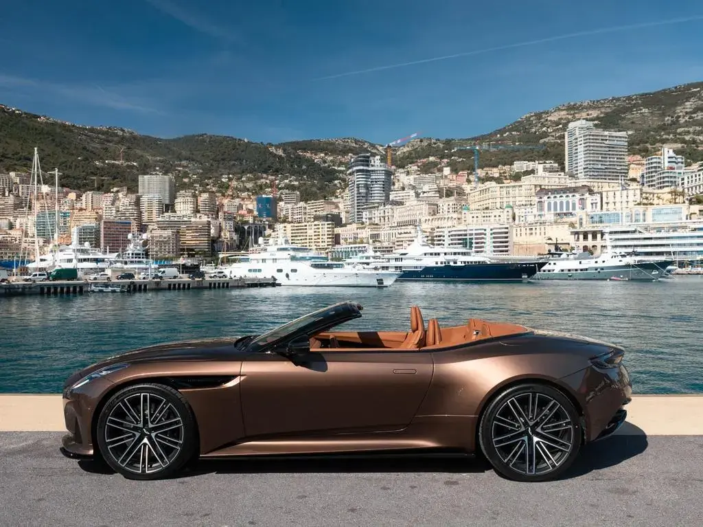 Main__Slider__Photo:Aston Martin DB12 4.0 V8 Volante null-1