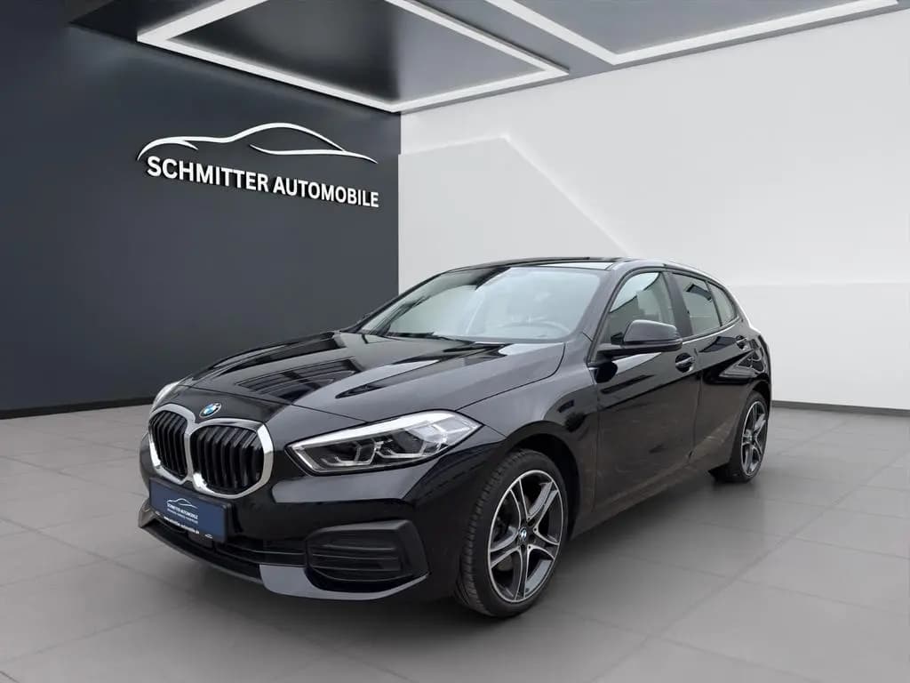 Main__Slider__Photo:BMW 1 Series 118i  Limousine Automatik  Advantage 11/2022-0